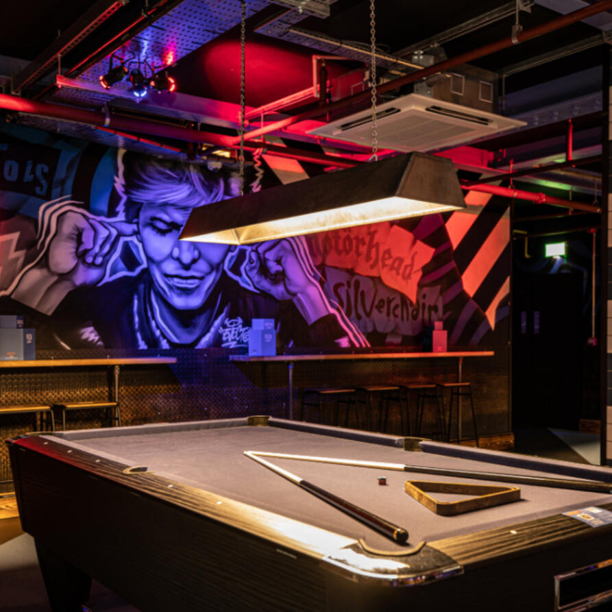Roxy Lanes (The Light)